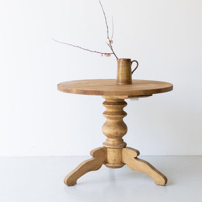 Table sur pied en bois récupéré