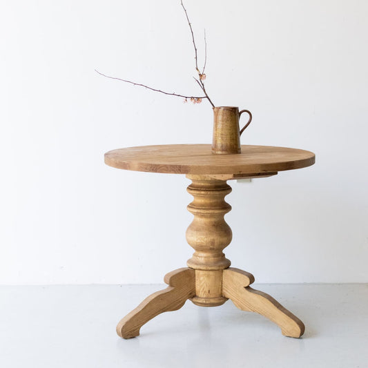Table sur pied en bois récupéré