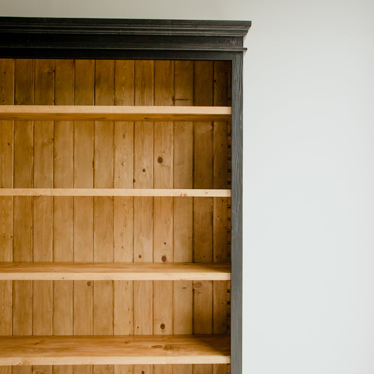 Bibliothèque en bois récupéré Robin