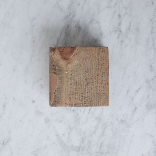 Table d'appoint utile