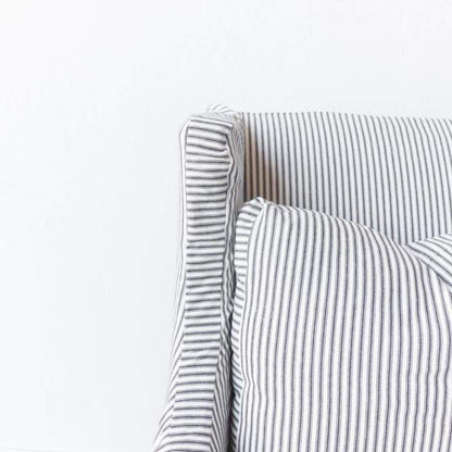 Chaise à oreilles moderne recouverte d'un revêtement
