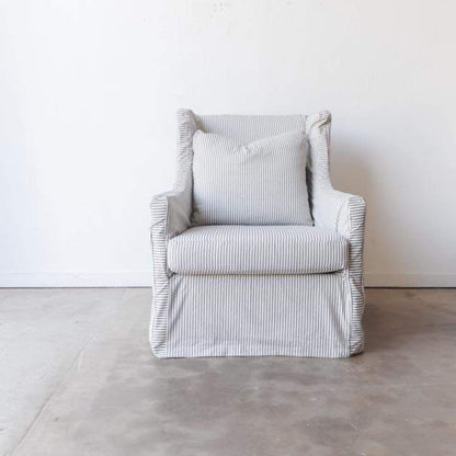 Chaise à oreilles moderne recouverte d'un revêtement