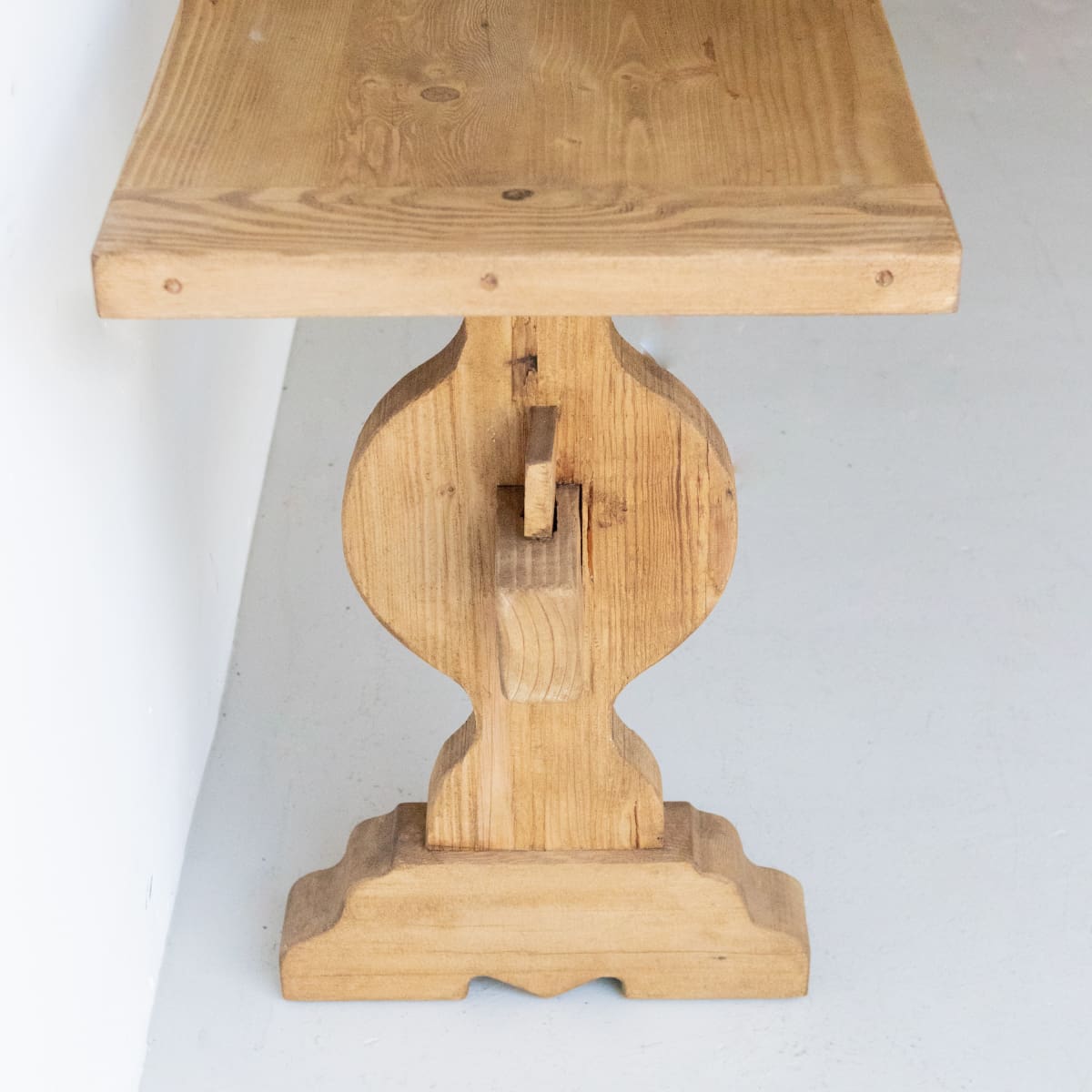 Console de monastère en bois récupéré